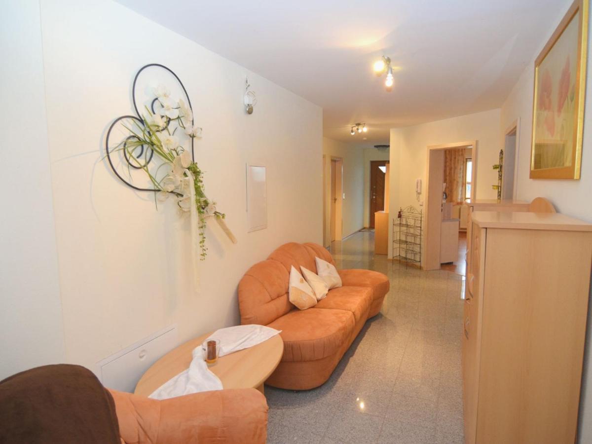 Holiday Flat With Swimming Pool In Prackenbach Viechtach Exteriör bild