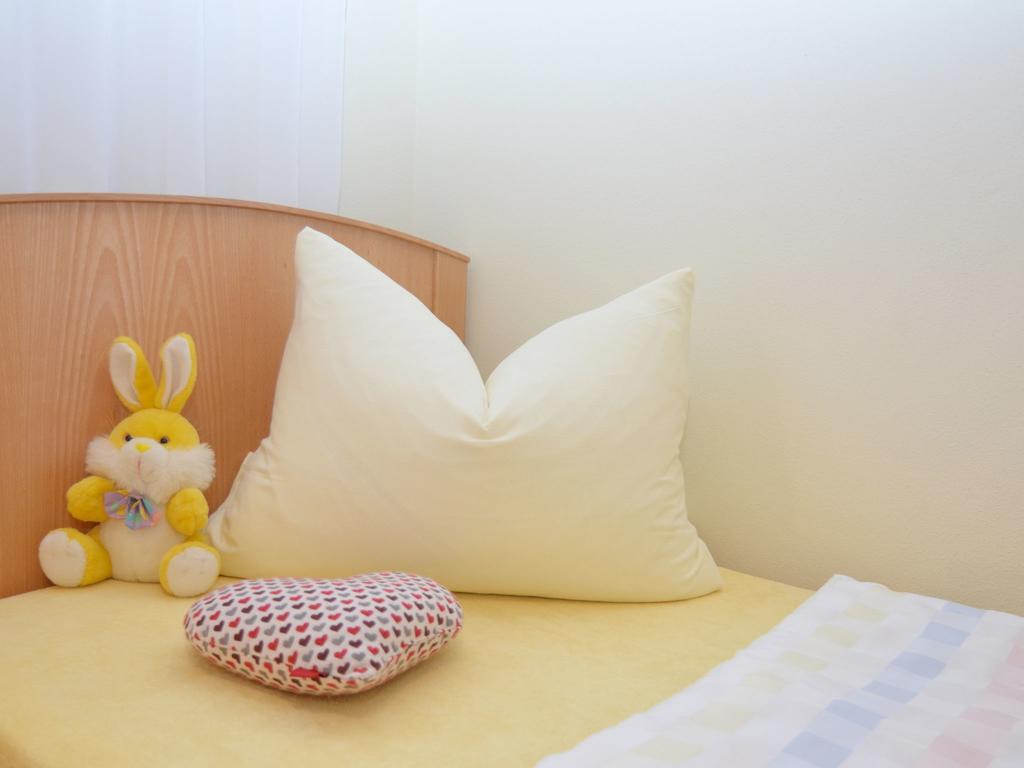 Holiday Flat With Swimming Pool In Prackenbach Viechtach Exteriör bild