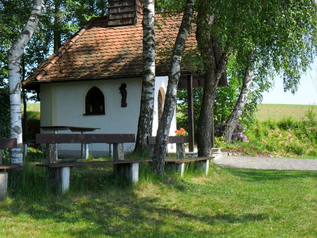 Holiday Flat With Swimming Pool In Prackenbach Viechtach Exteriör bild